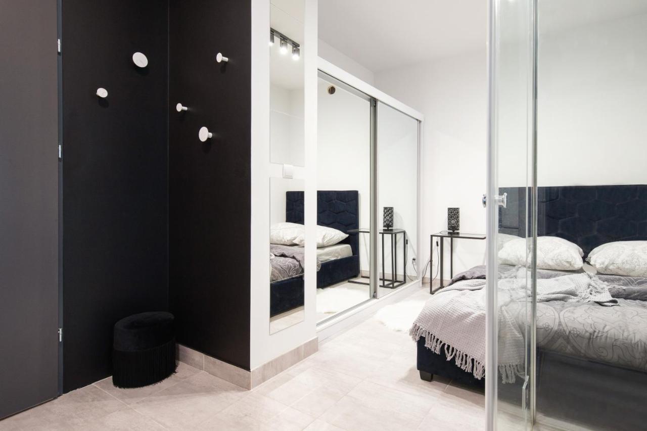 Nowoczesny Glamour Z Prysznicem Posrodku - Dostep Na Kod, Parking Apartment Lodz (Lodz)